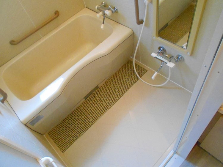 バス・シャワールーム　同物件別部屋参考写真