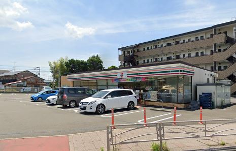 コンビニ　セブンイレブン伊勢原石田店（コンビニ）まで307m