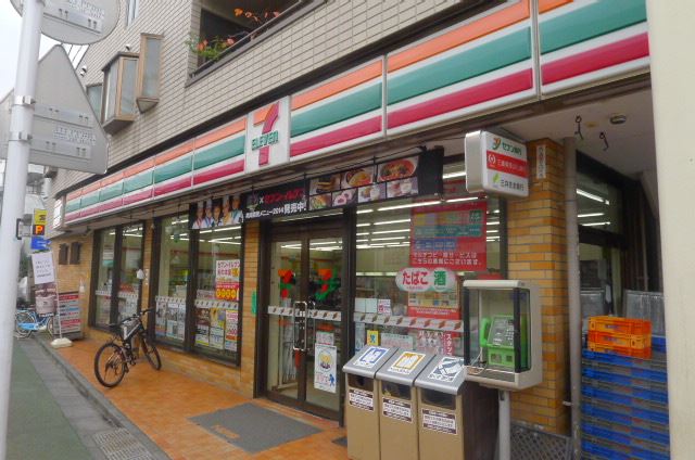 コンビニ　セブンイレブン（コンビニ）まで590m