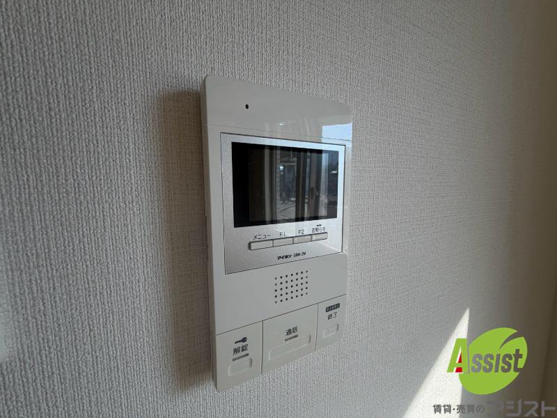 セキュリティ　ＴＶモニター付インターホンです。来客者の顔が見えるので安心！