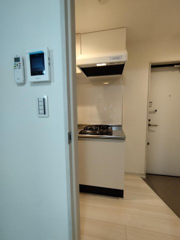 セキュリティ　訪問者の顔を確認できるTVモニター付きインターホンを完備