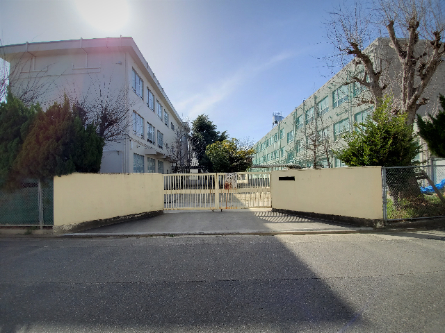 中学校　名古屋市立萩山中学校（中学校）まで215m
