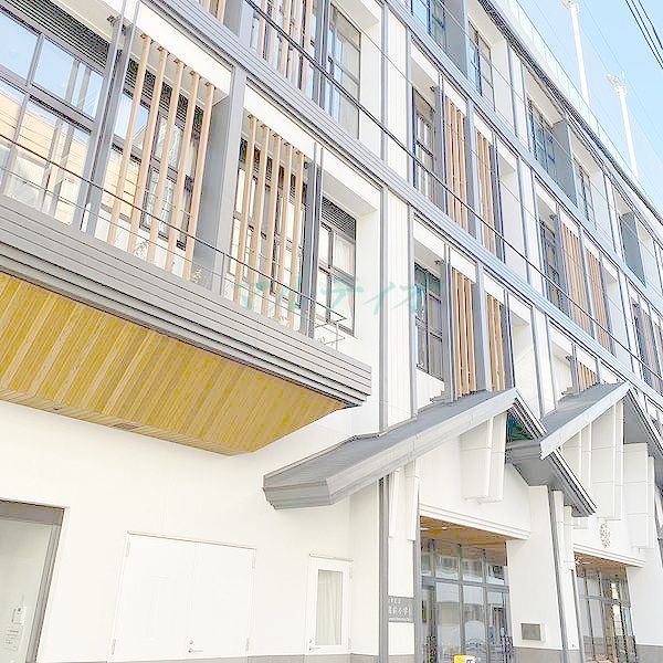 小学校　台東区立蔵前小学校（小学校）まで791m