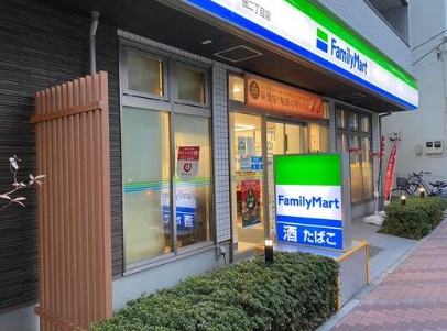 コンビニ　ファミリーマート佃二丁目店（コンビニ）まで64m