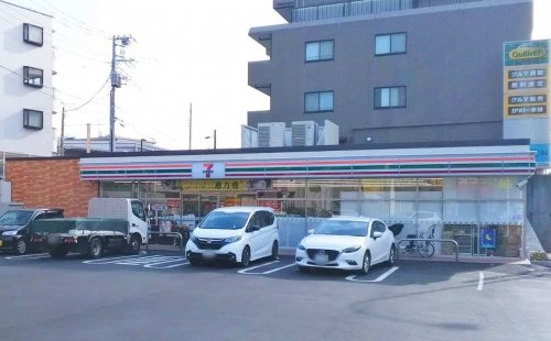 コンビニ　セブン-イレブン 横浜北山田1丁目店（コンビニ）まで593m