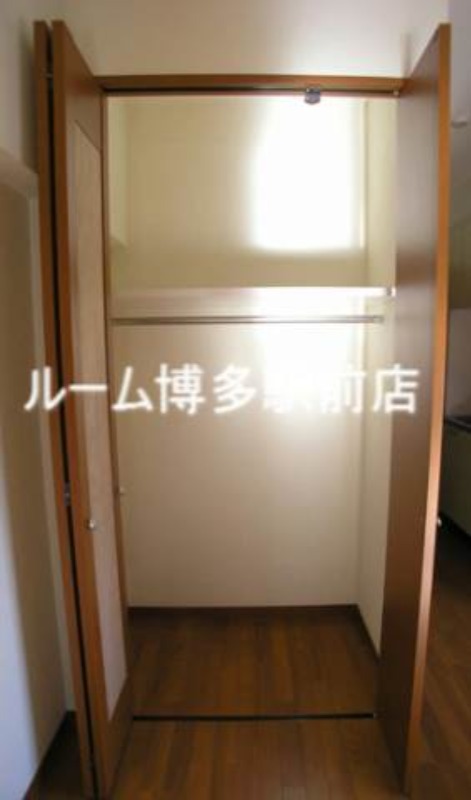 収納　同型写真