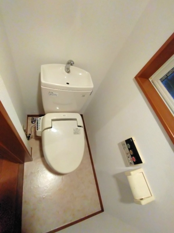 トイレ　※他部屋写真使用