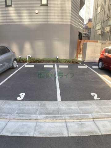 駐車場　コンフォリア日暮里