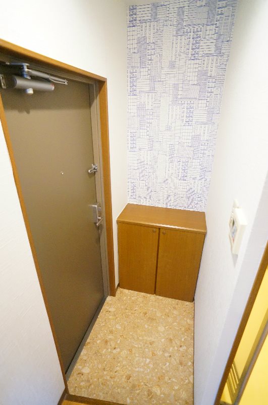 玄関　類似タイプ参考写真掲載。