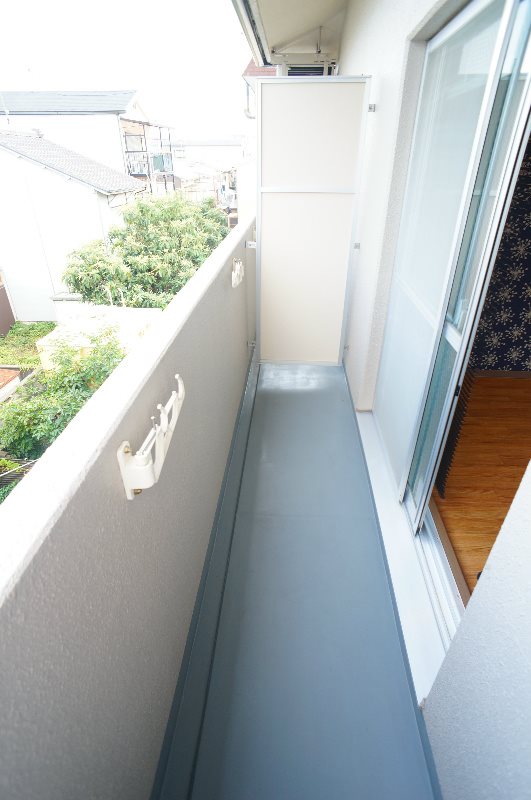 バルコニー　類似タイプ参考写真掲載。
