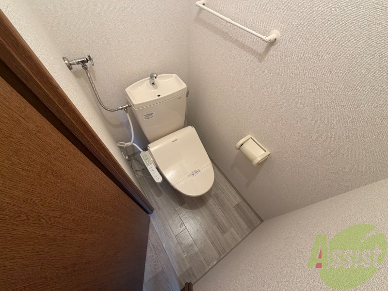 トイレ　こちらはトイレです。清潔感があり、安心して使用できます。