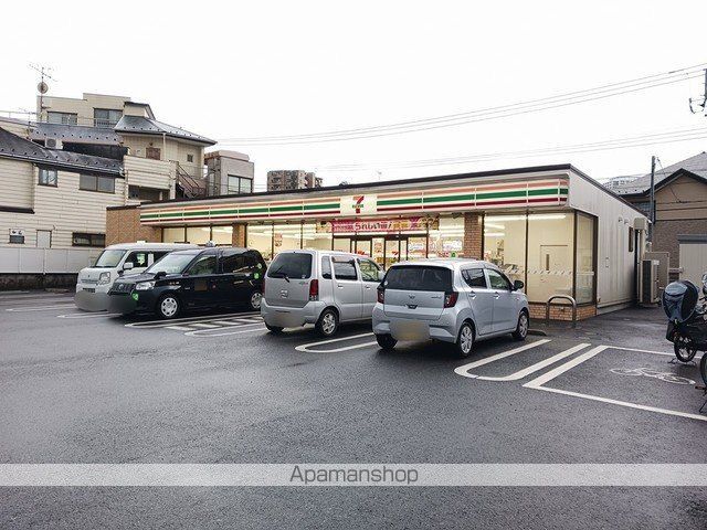 コンビニ　セブンイレブン（コンビニ）まで401m