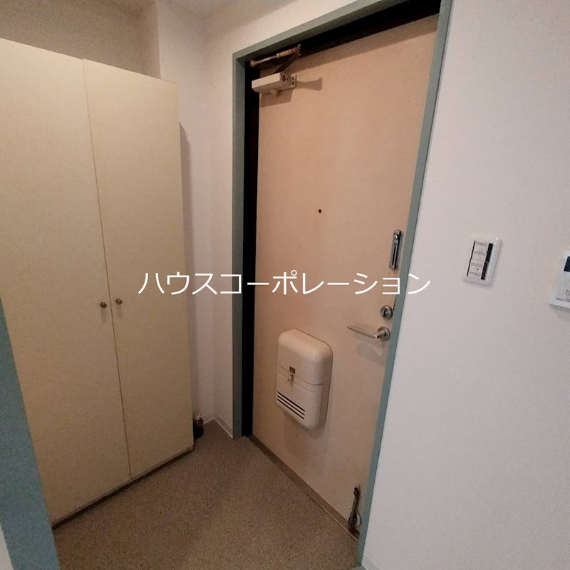 阪神本線 出屋敷駅 徒歩5分 3階建 築37年の玄関写真