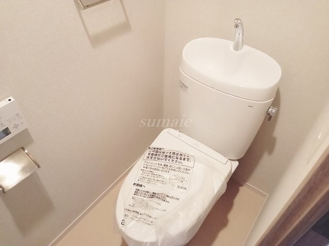 トイレ　温水洗浄便座付きトイレです☆