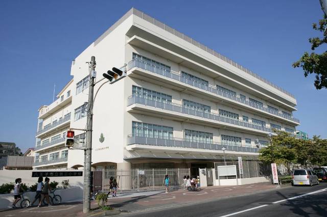小学校　八王子市立第三小学校（小学校）まで382m