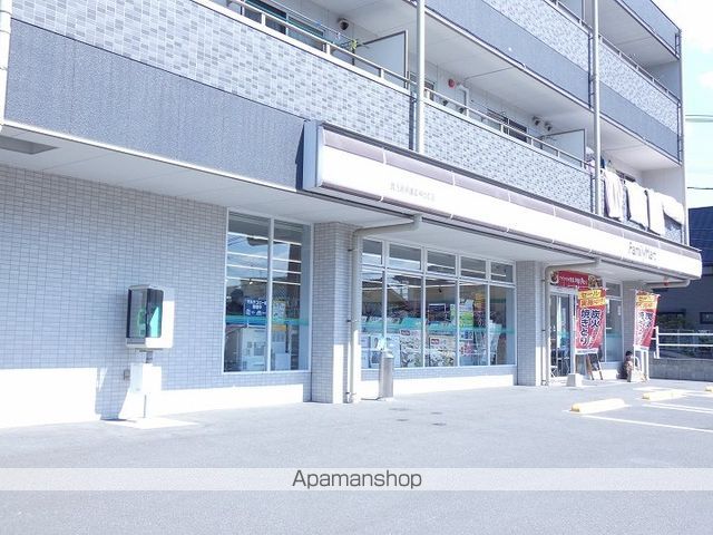 コンビニ　ファミリーマート鹿児島県護国神社前店（コンビニ）まで685m