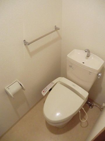 トイレ　ウォシュレット付きのトイレ