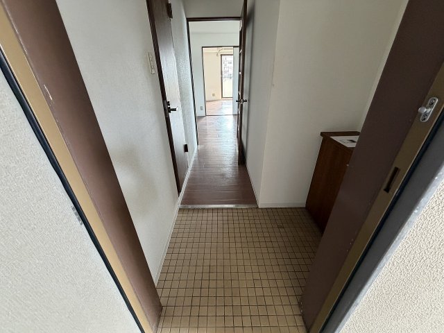 玄関　落ち着いた玄関です