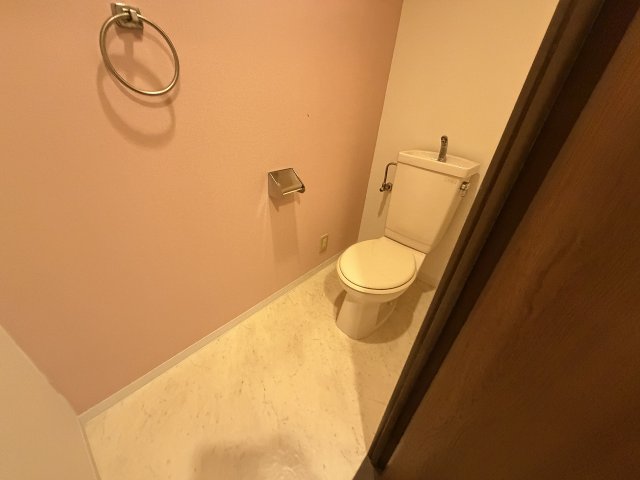 トイレ　ゆったりとした空間のトイレです