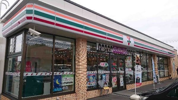 コンビニ　セブンイレブン札幌ひばりが丘店（コンビニ）まで87m
