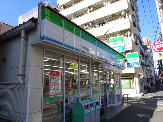 コンビニ　ファミリーマート（コンビニ）まで1100m