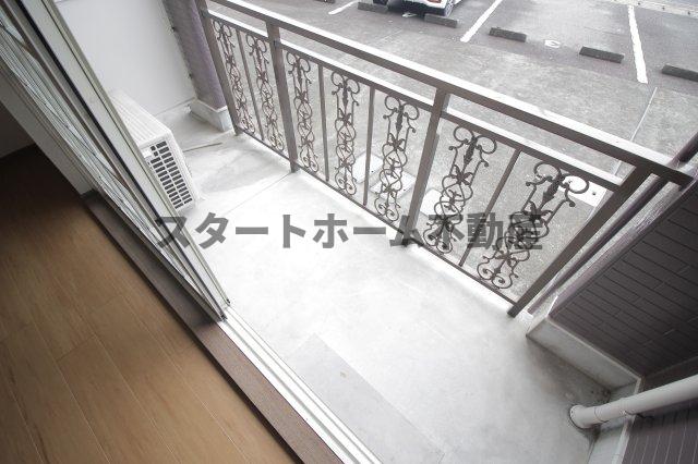 ＪＲ高徳線 勝瑞駅 徒歩42分 2階建 築27年の居間写真