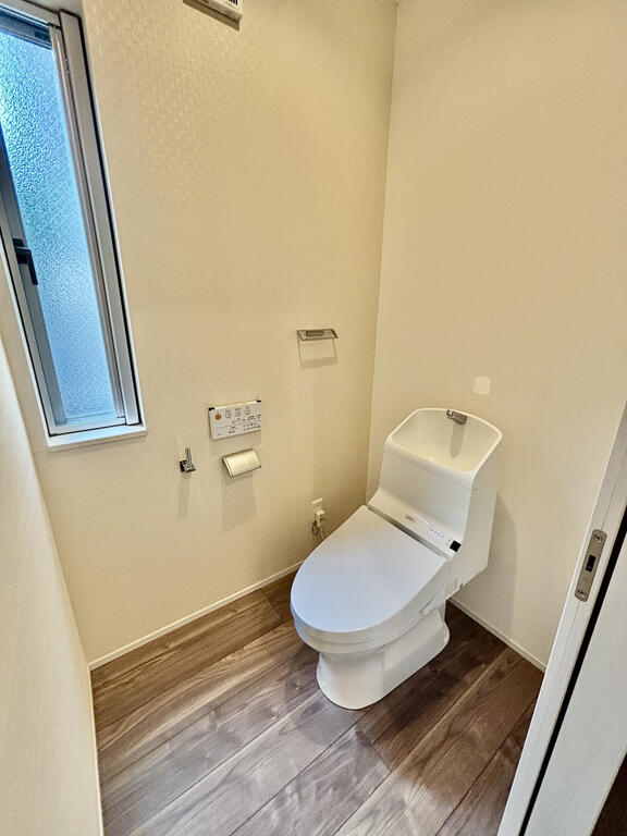 豆口台デザイナーズハウスのトイレ写真