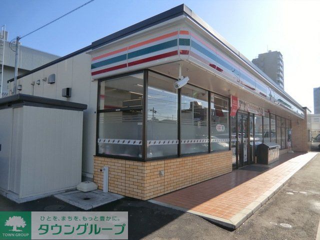 コンビニ　セブンイレブン東松戸駅前店（コンビニ）まで330m