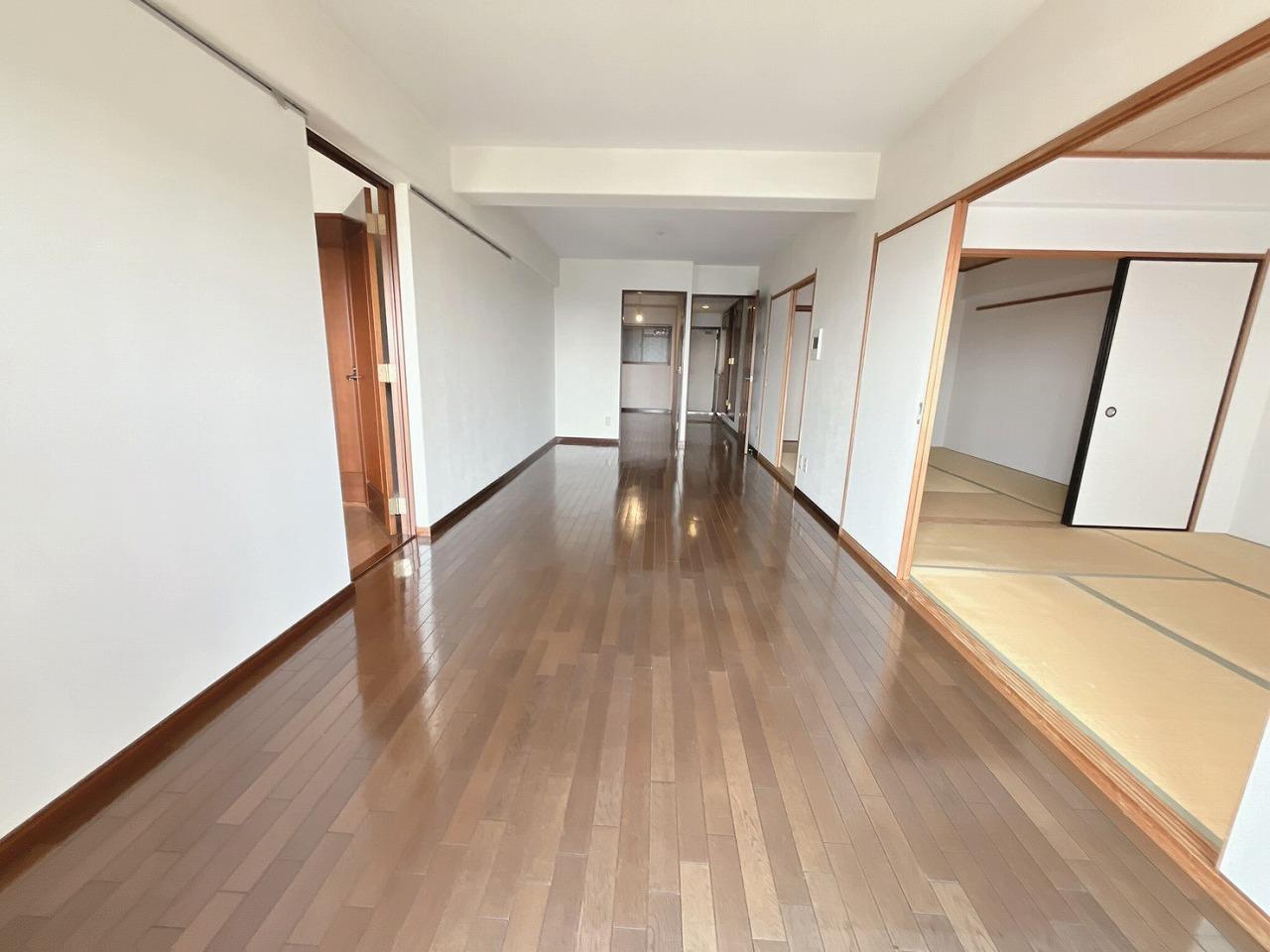 トーカンマンション小松原の居間写真