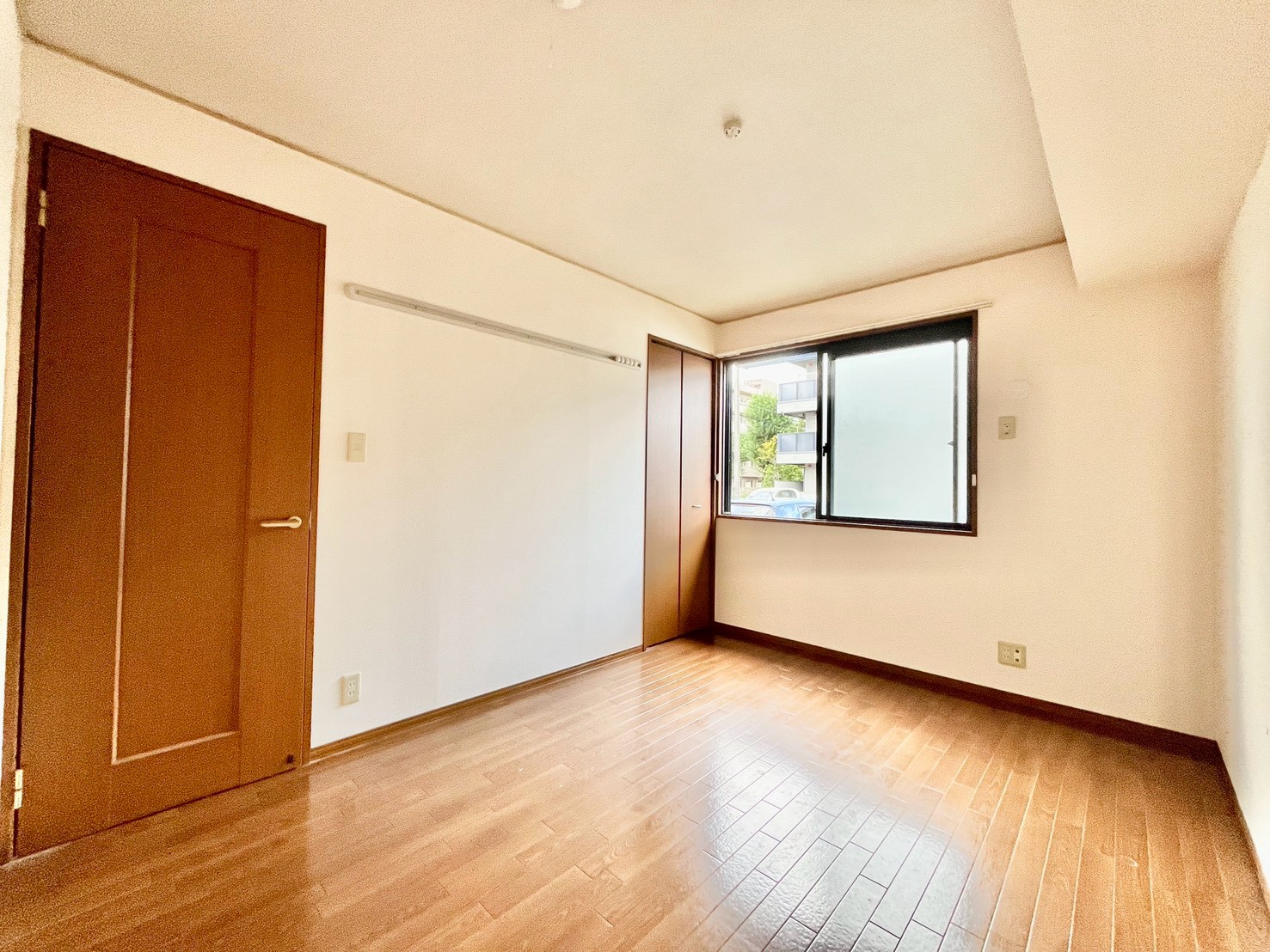 その他部屋・スペース　★6帖の寝室！南向きで明るいお部屋です♪★