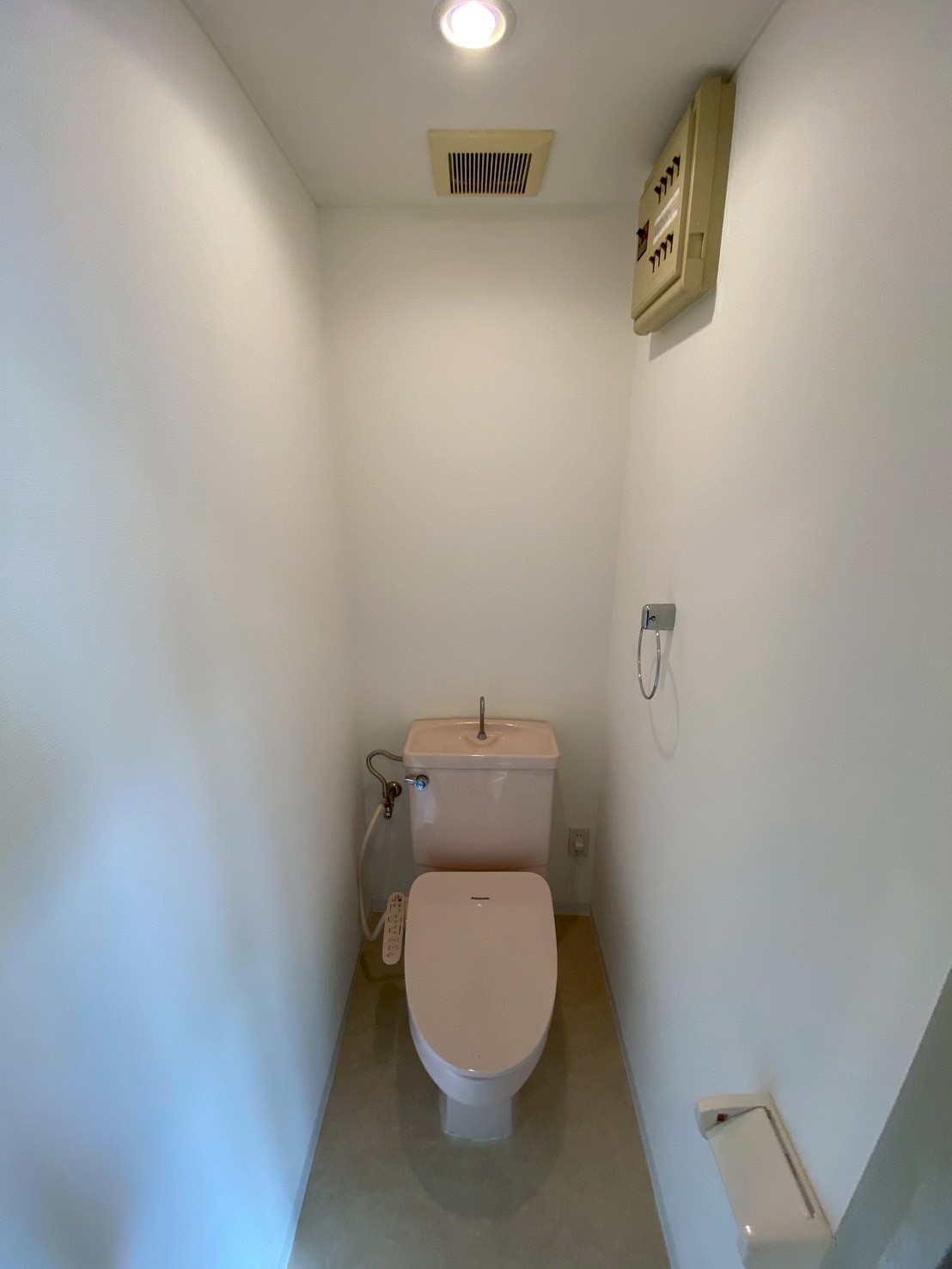 ＪＲ山陽本線 新長田駅 徒歩15分 4階建 築38年のトイレ写真