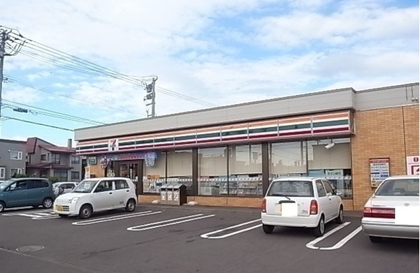 コンビニ　セブンイレブン（コンビニ）まで160m