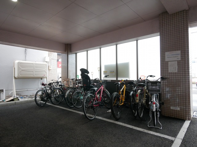 地下鉄東西線 大谷地駅 徒歩14分 4階建 築37年の外観写真