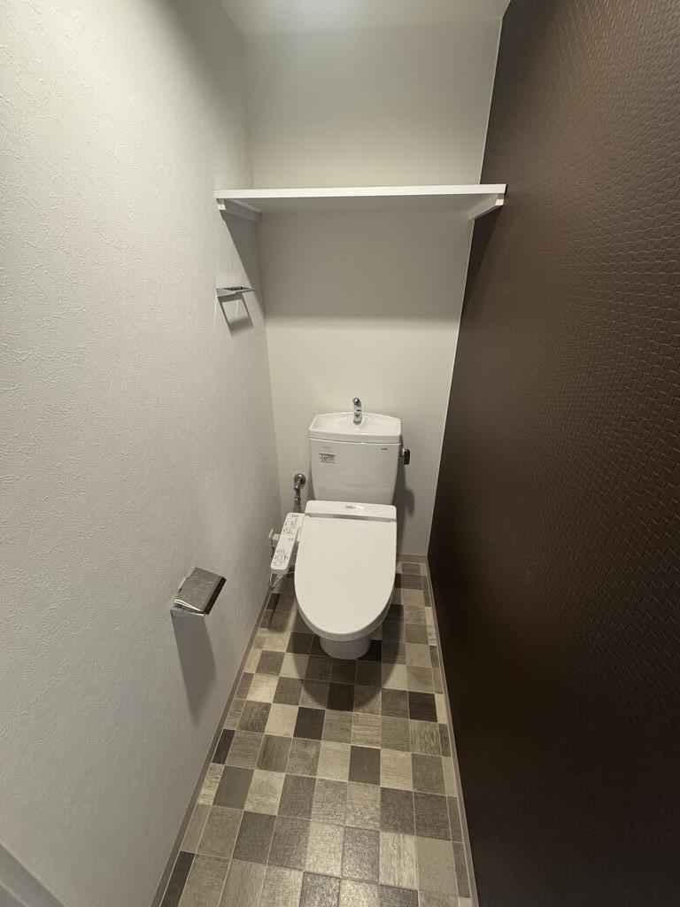 地下鉄長堀鶴見緑地線 ドーム前千代崎駅 徒歩8分 11階建 築11年のトイレ写真