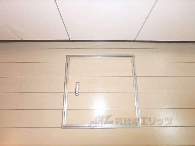 収納　キッチン床下