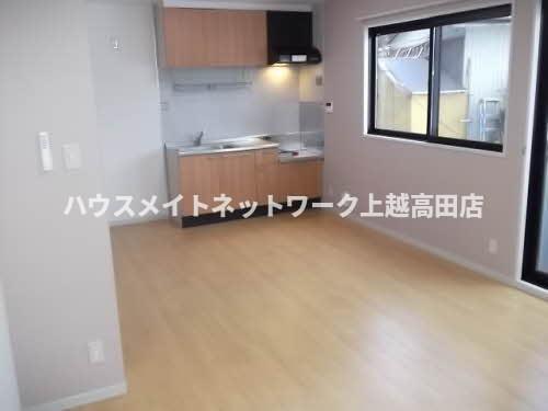 居室・リビング　LDK12.8帖