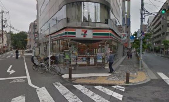 コンビニ　セブンイレブン京急蒲田駅前店（コンビニ）まで125m
