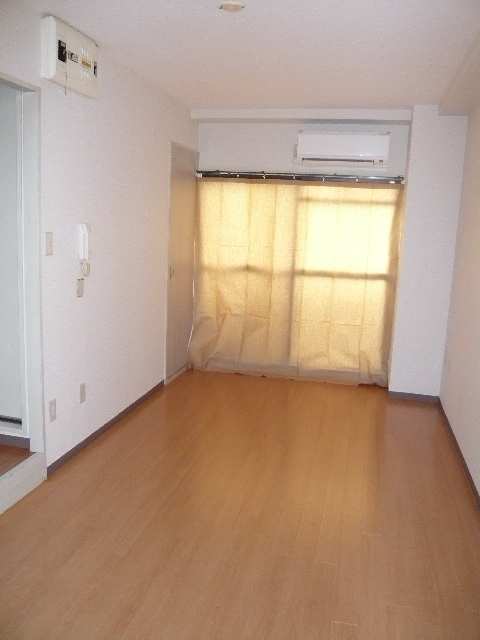 グレイス小賀須の居間写真