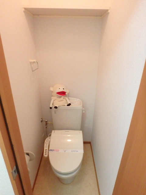 トイレ　●トイレスペース（温水洗浄暖房便座付）。