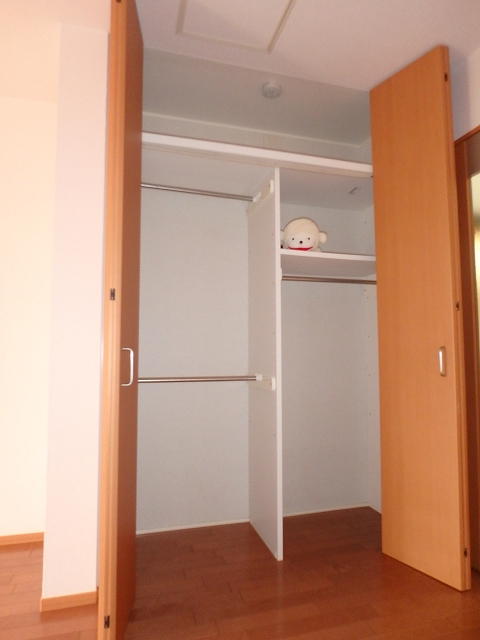 収納　●収納は、使いやすいクローゼットタイプ。