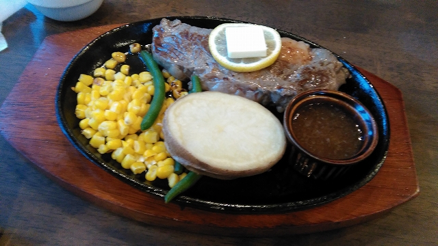 飲食店　すぐ近くにあるステーキハウス　キングズ　ココは行くべしっ！（飲食店）まで121m