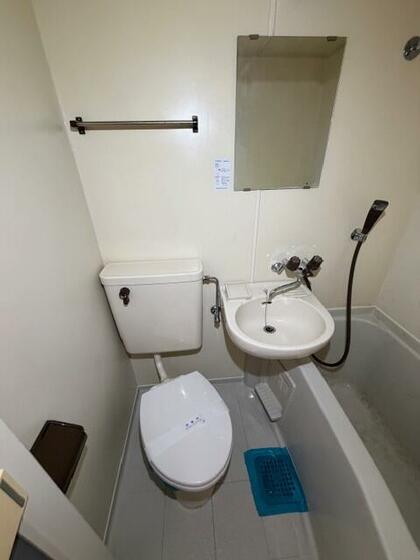 京成押上線 京成曳舟駅 徒歩9分 3階建 築37年のトイレ写真