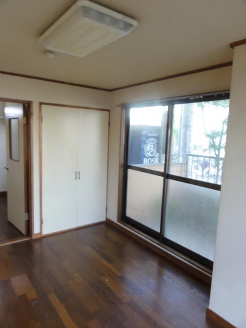 エスケイマンションの居間写真
