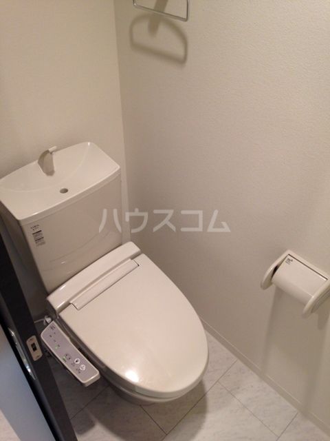レ・フレールのトイレ写真