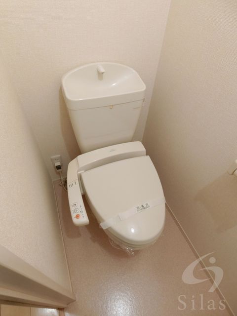 地下鉄四つ橋線 岸里駅 徒歩7分 3階建 築19年のトイレ写真