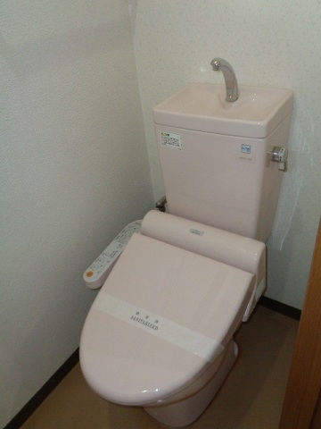 地下鉄御堂筋線 江坂駅 徒歩6分 11階建 築21年のトイレ写真