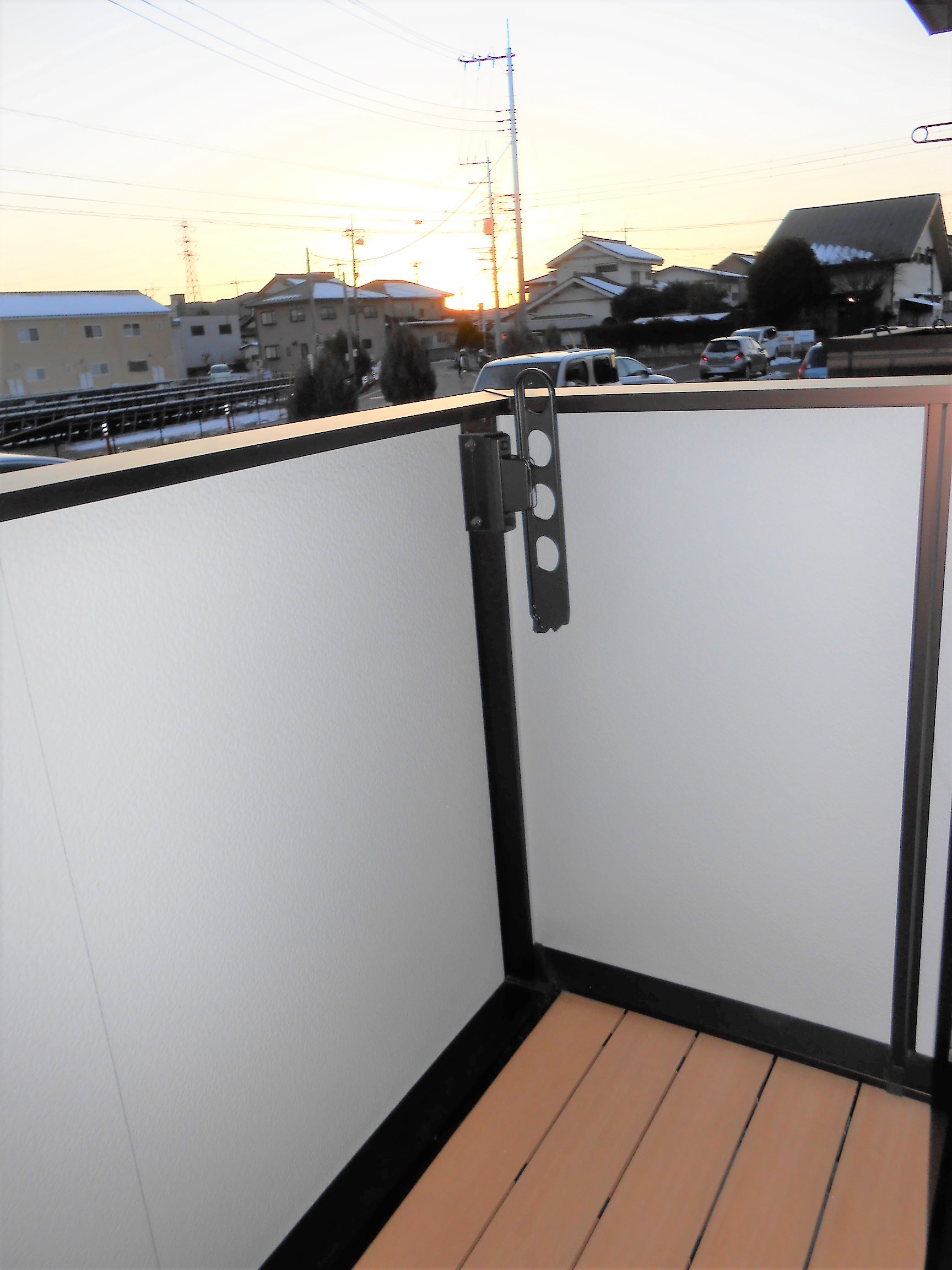 バルコニー　南向きバルコニーで日当たり良好です。