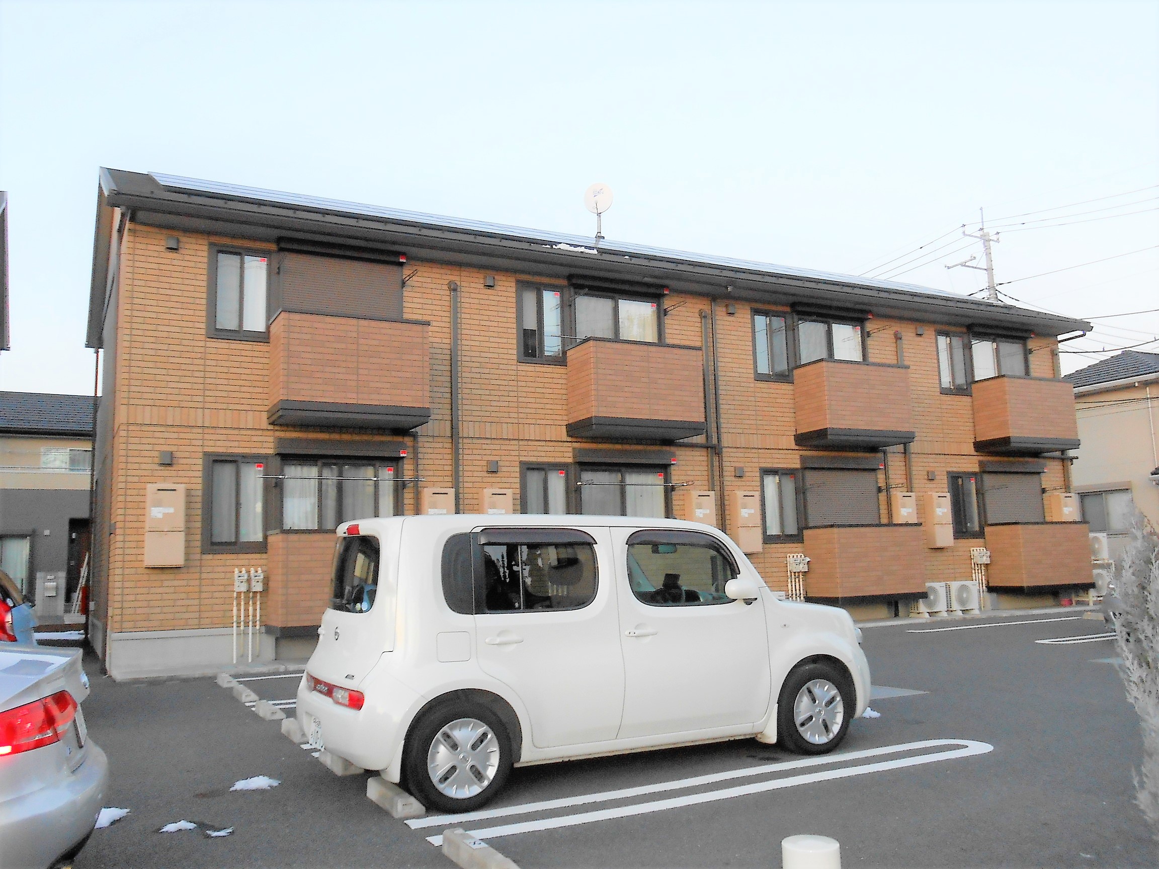 建物外観　単身者様向け1LDKのご紹介です☆