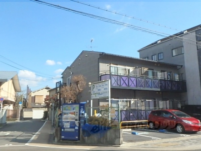 京都市北区紫野東舟岡町のアパートの建物外観