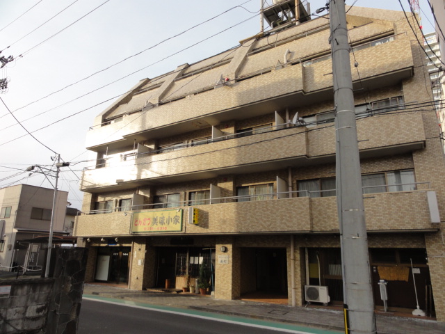 サンハイツ通町の建物外観